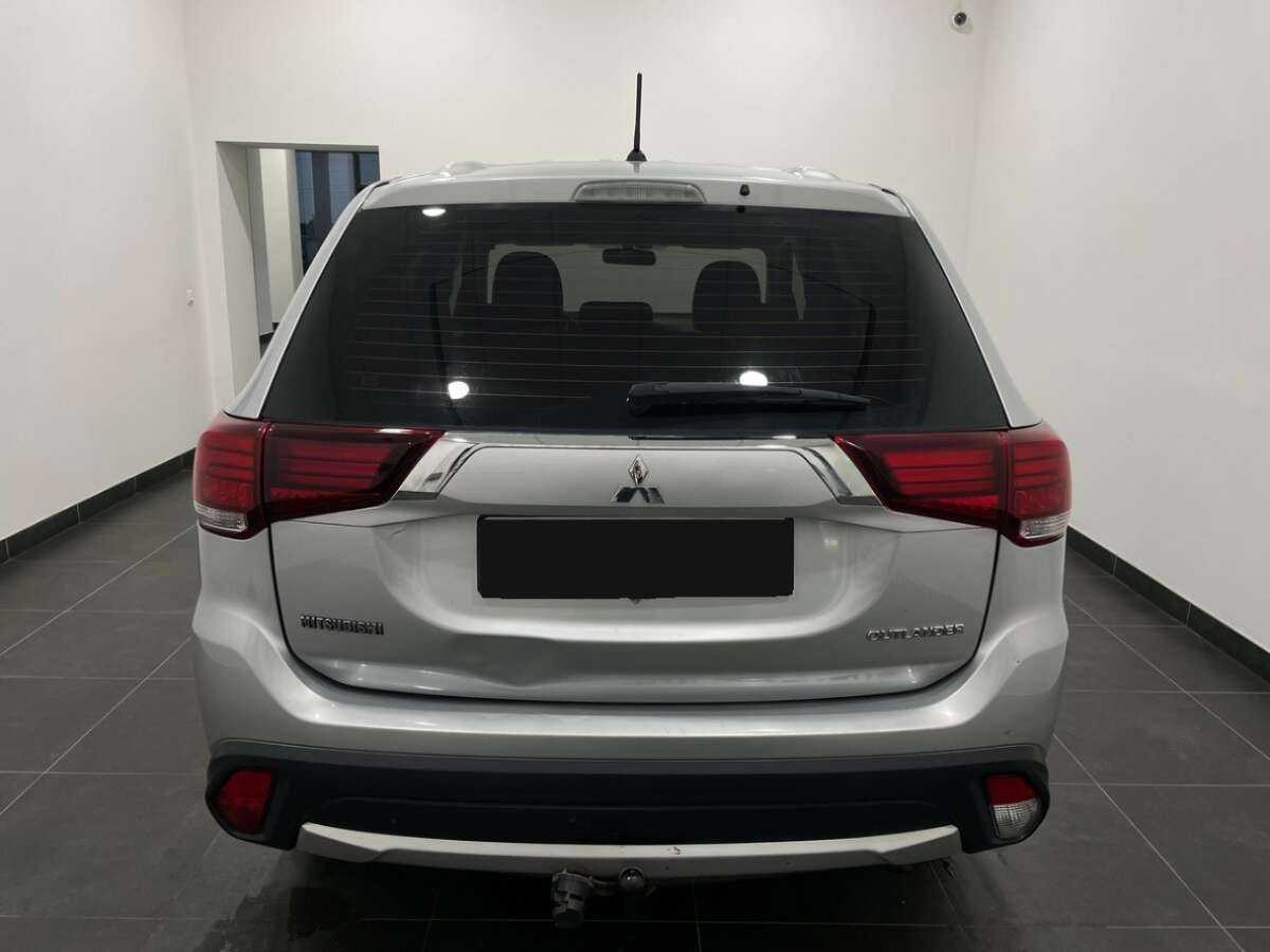 Mitsubishi Outlander 2016 года с пробегом. Фото: #3