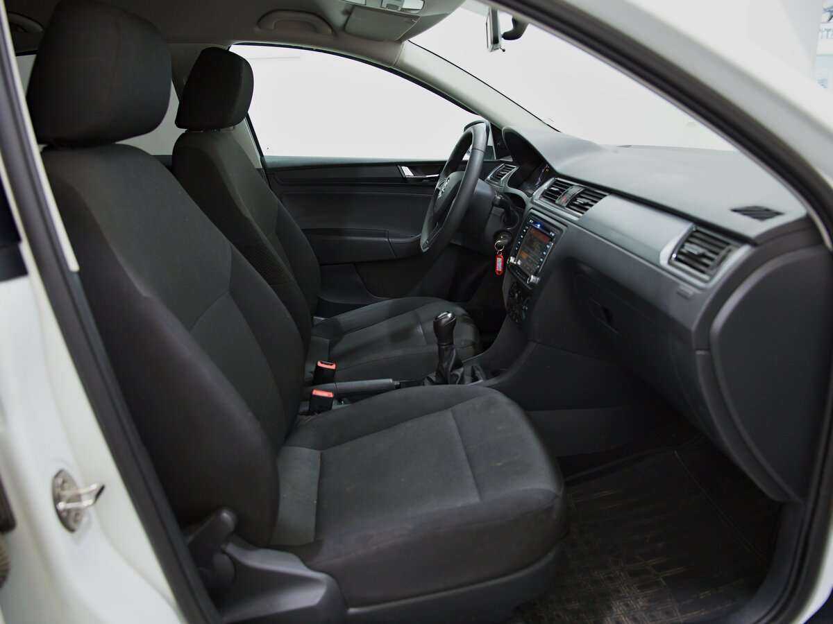 Skoda Rapid 2018 года с пробегом. Фото: #6