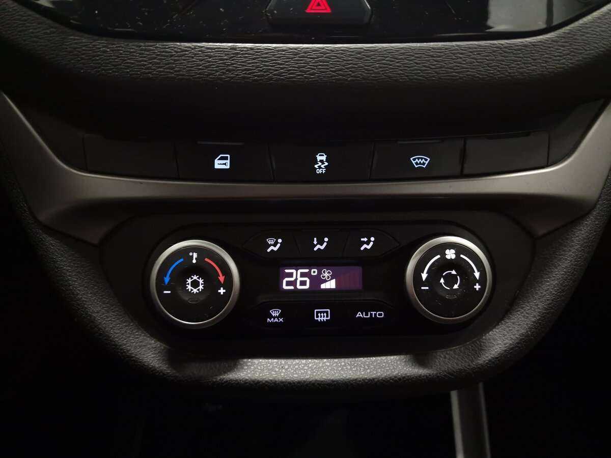 Lada (ВАЗ) Vesta 2018 года с пробегом. Фото: #6