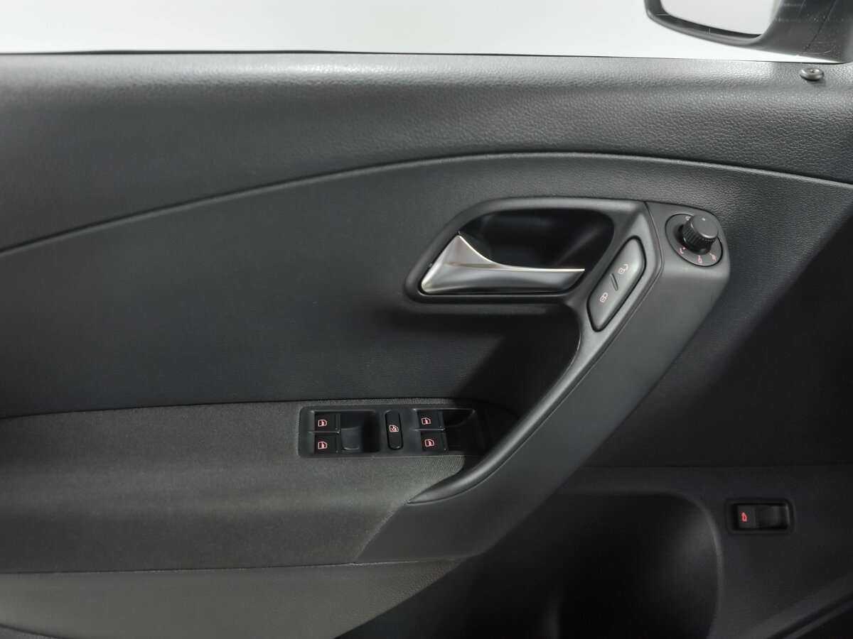 Б/У Фольксваген Поло 2015 года. Фото: #10