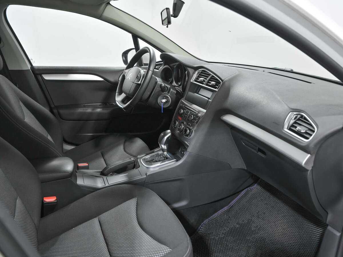 Б/У Ситроен Ц4 2016 года. Фото: #6