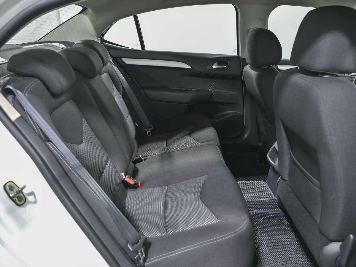 Б/У Ситроен Ц4 2016 года. Фото: #13