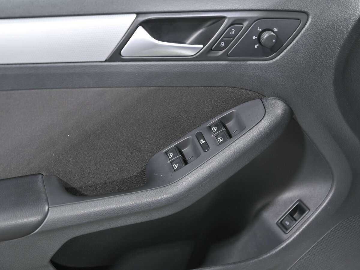 Volkswagen Jetta 2013 года с пробегом. Фото: #13