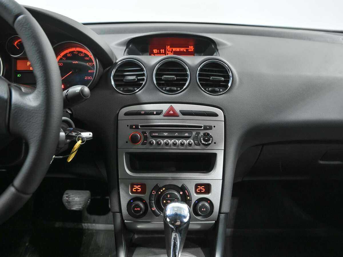 Б/У Пежо 408 2012 года. Фото: #7