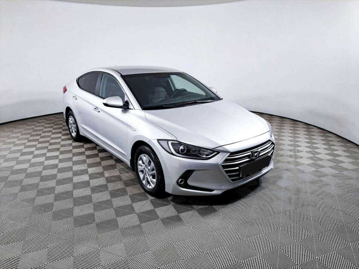 Hyundai Elantra 2017 года с пробегом. Фото: #2