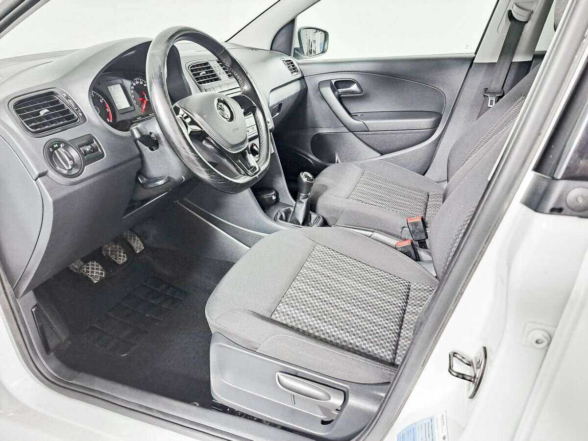 Б/У Фольксваген Поло 2015 года. Фото: #14