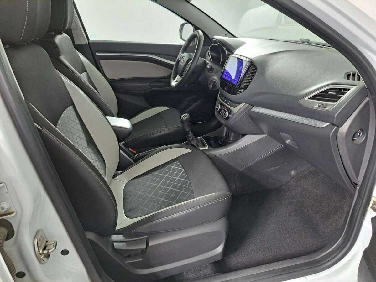 Lada (ВАЗ) Vesta 2018 года с пробегом. Фото: #8