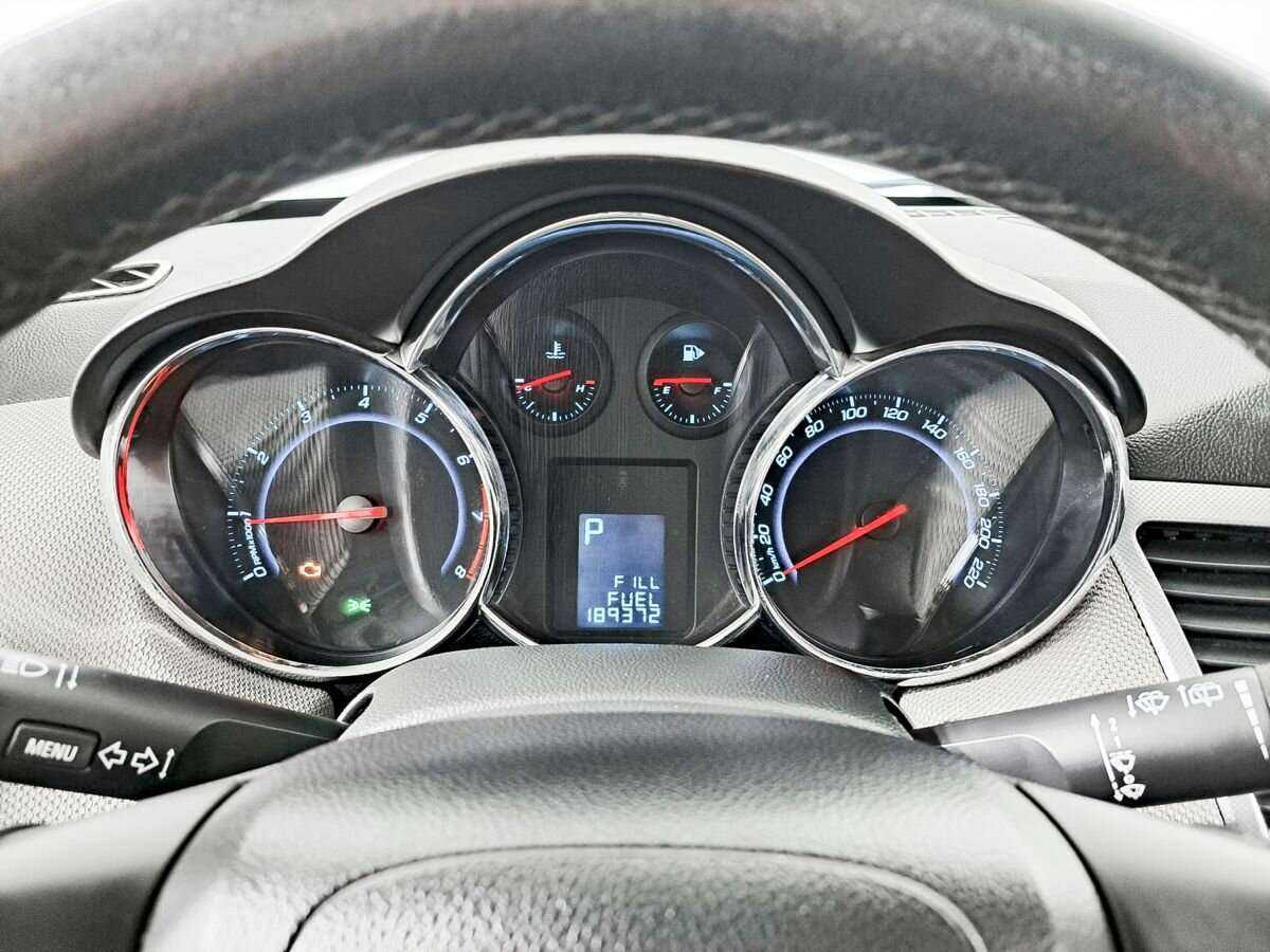 Б/У Шевроле Круз 2012 года. Фото: #10