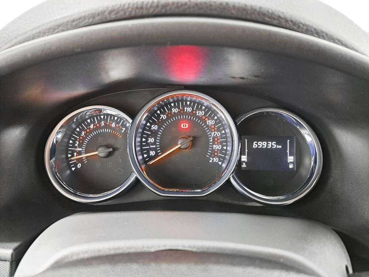 Б/У Рено Сандеро 2019 года. Фото: #10