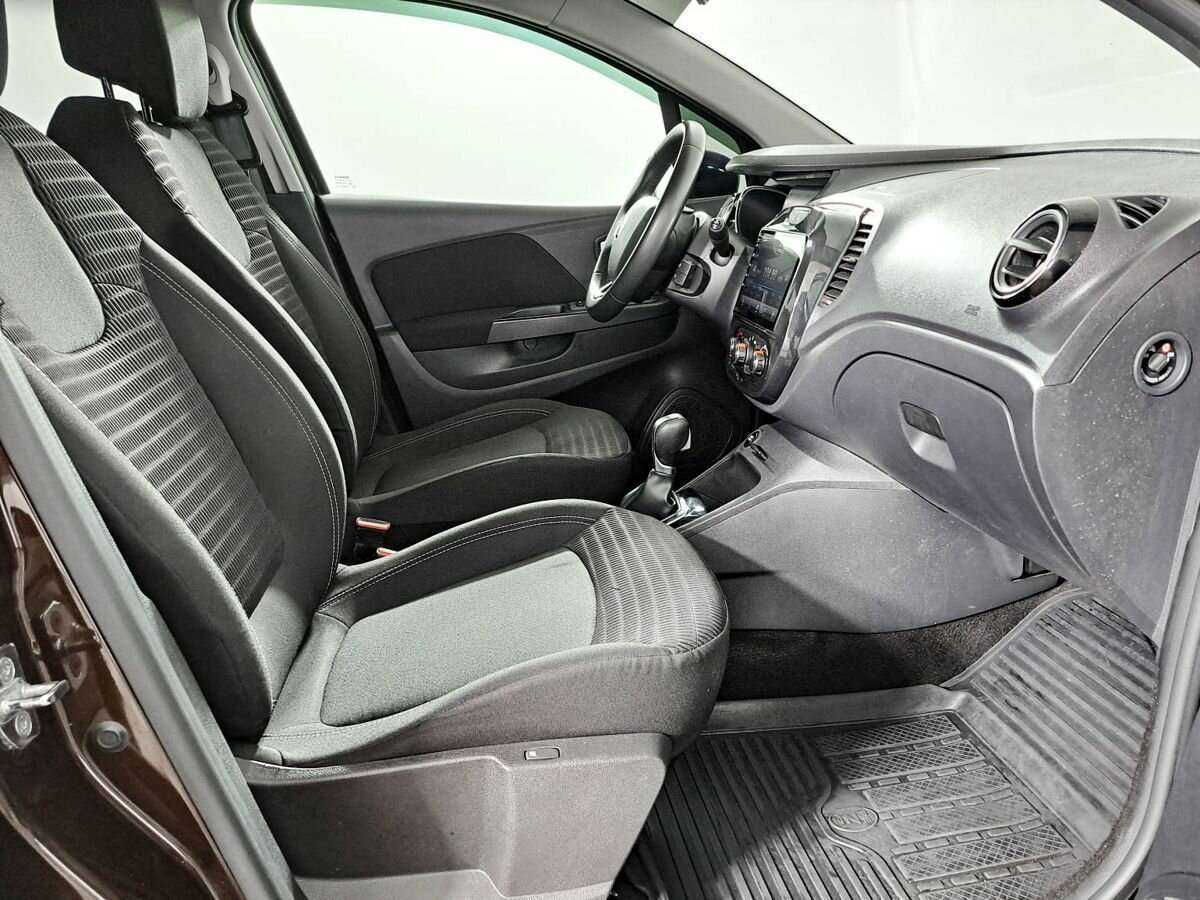 Б/У Рено Каптюр 2017 года. Фото: #8