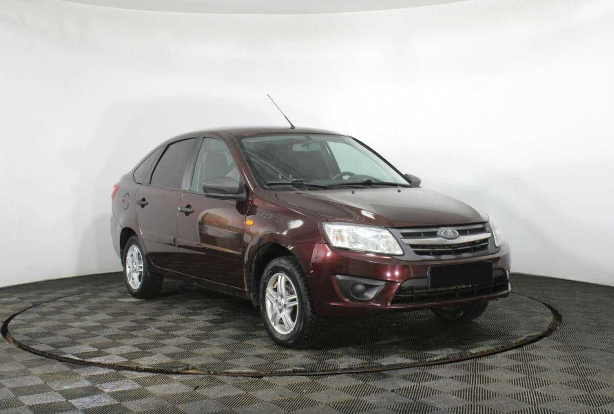 Б/У Лада (ВАЗ) Гранта 2015 года. Фото: #2