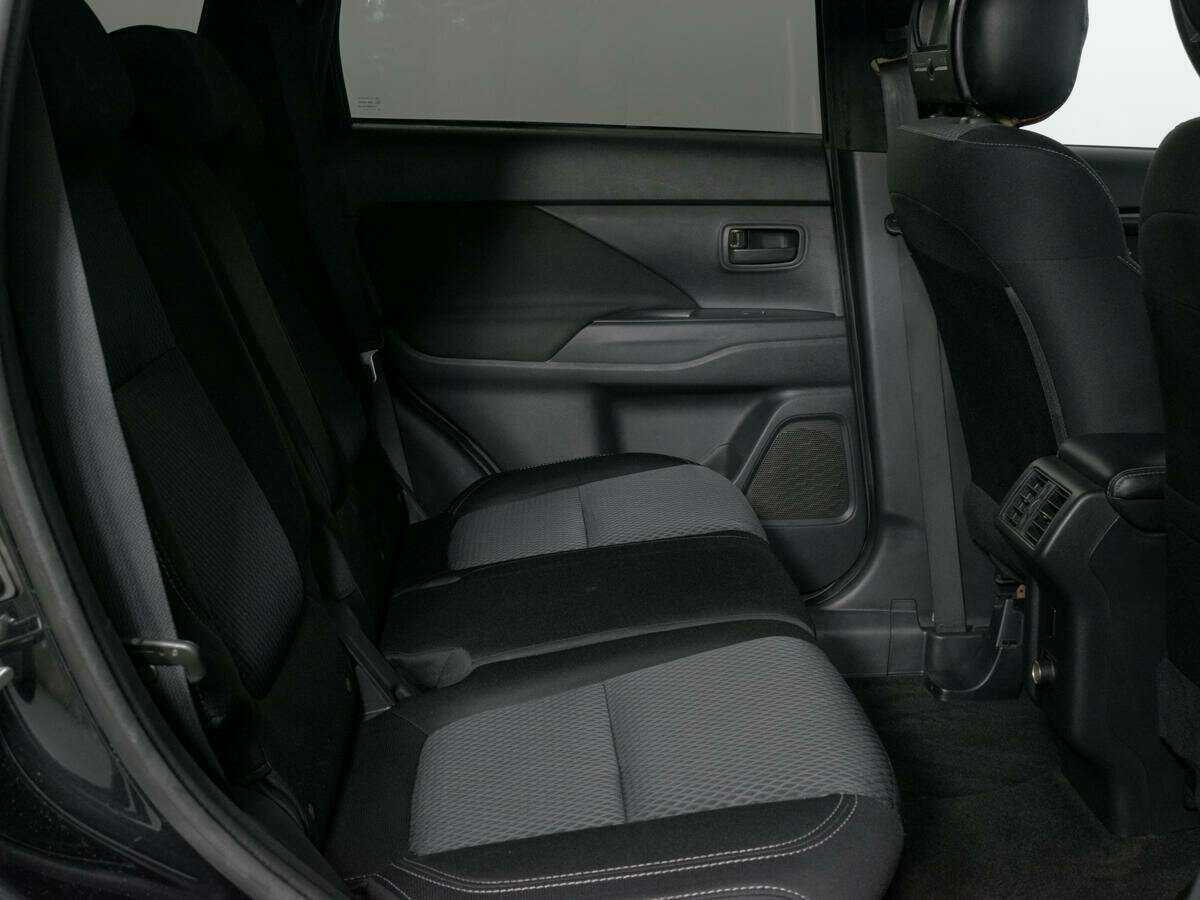 Mitsubishi Outlander 2018 года с пробегом. Фото: #8