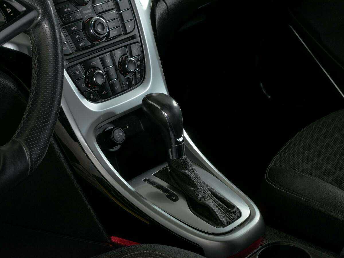 Opel Astra 2013 года с пробегом. Фото: #14