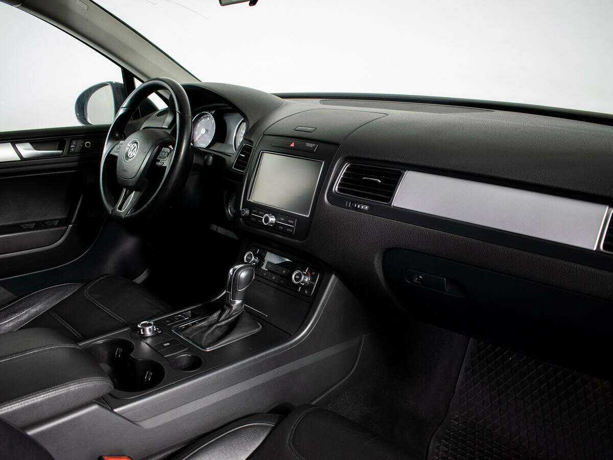 Б/У Фольксваген Туарег 2012 года. Фото: #8