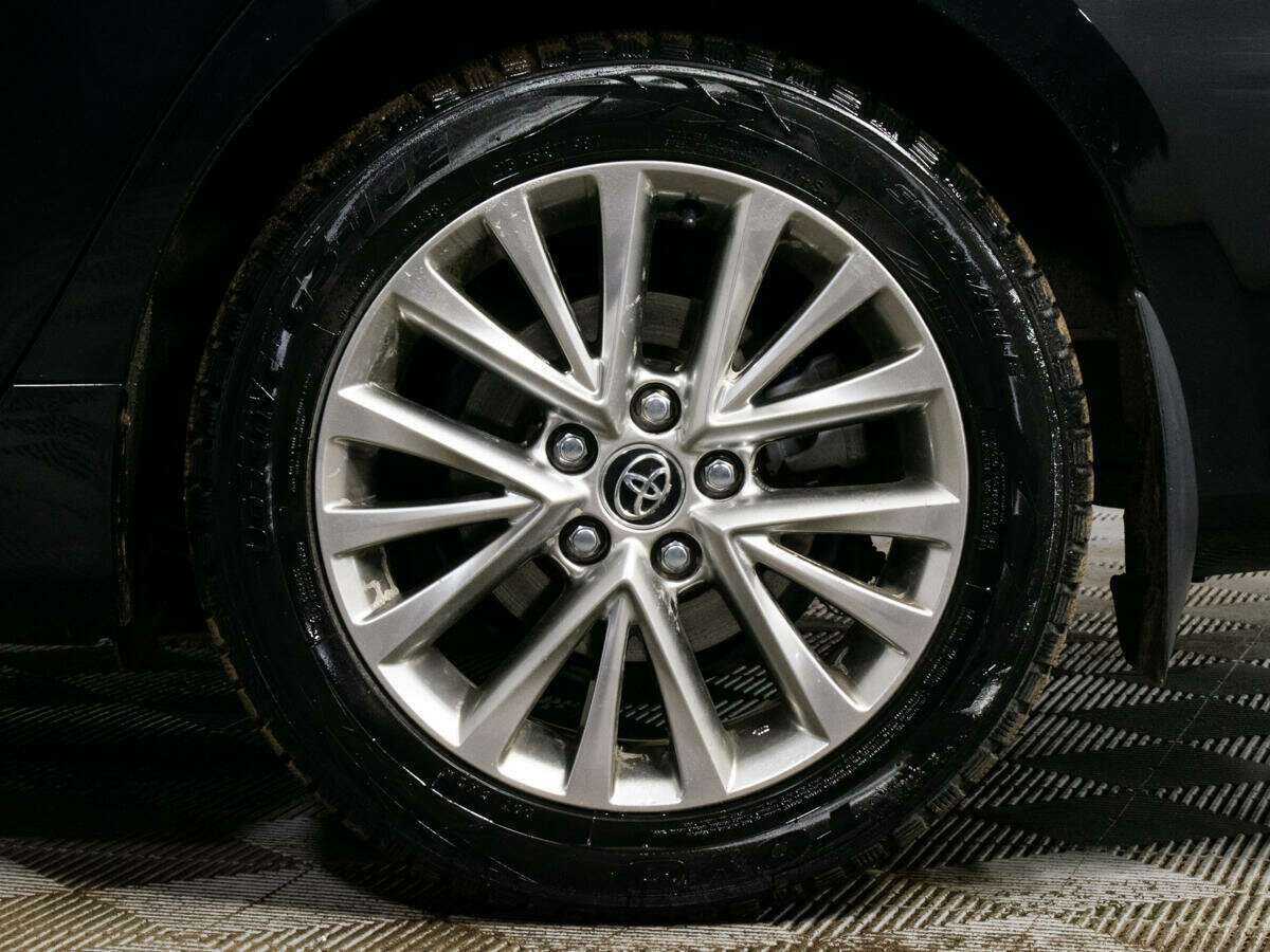 Б/У Тойота Камри 2017 года. Фото: #21