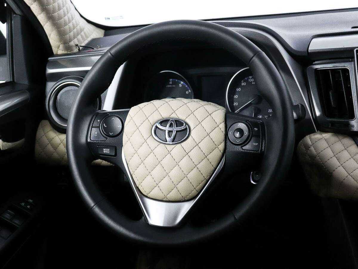 Б/У Тойота Рав4 2016 года. Фото: #11