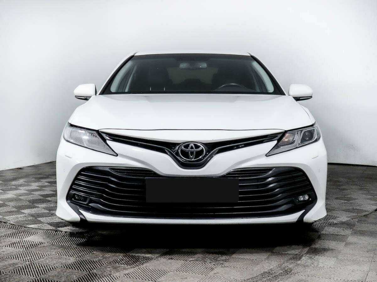 Toyota Camry 2020 года с пробегом. Фото: #1
