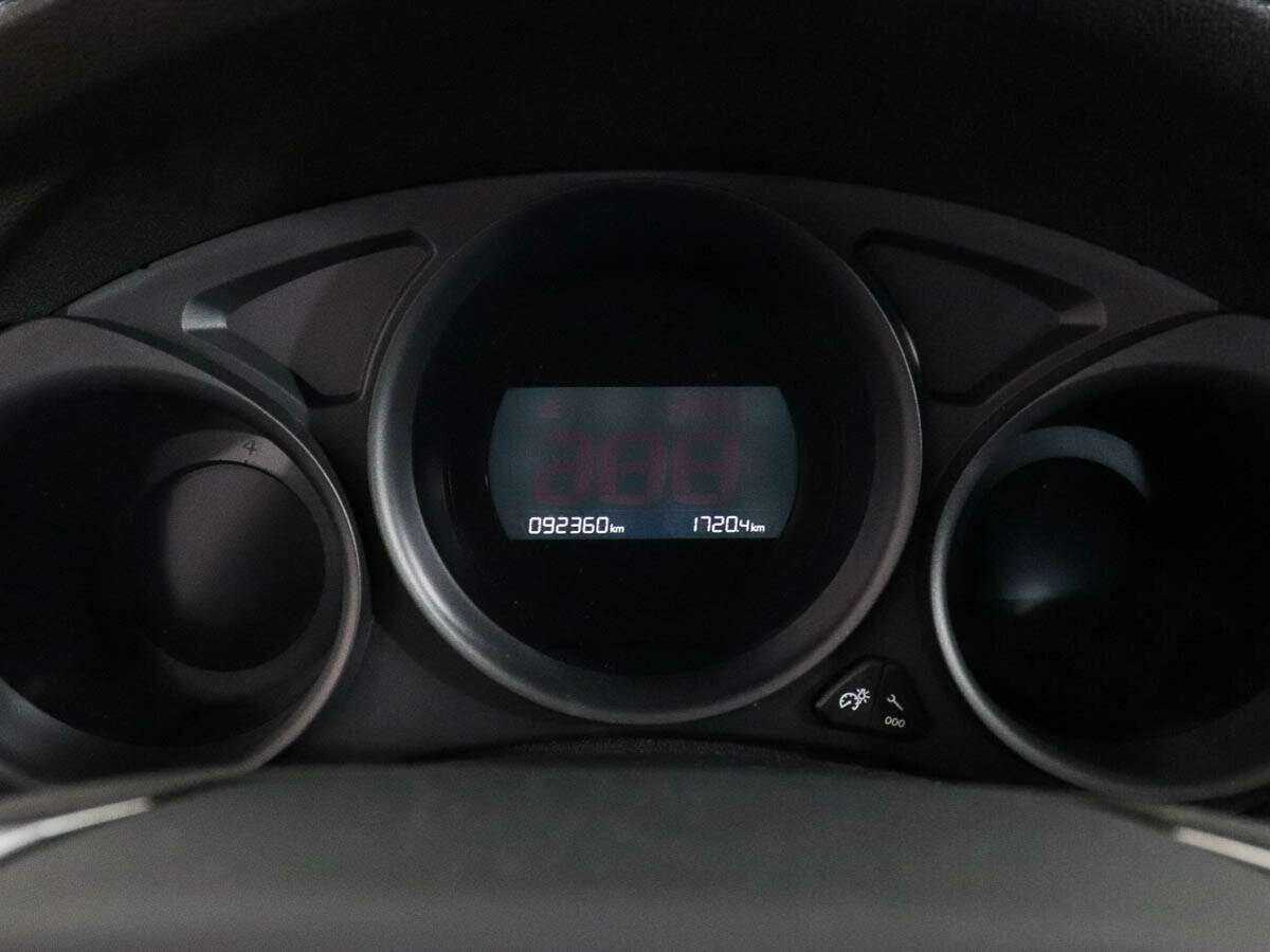 Б/У Ситроен Ц4 2015 года. Фото: #9