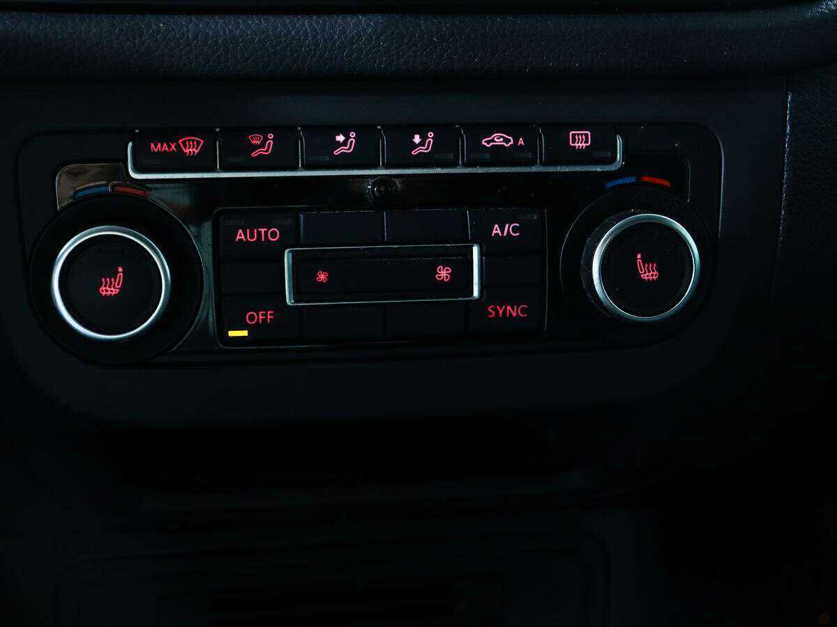 Б/У Фольксваген Тигуан 2012 года. Фото: #17