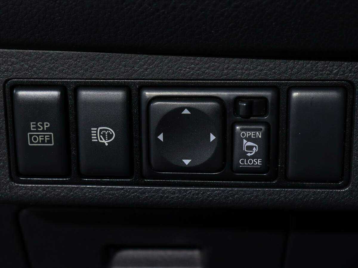 Б/У Ниссан Тиида 2012 года. Фото: #16