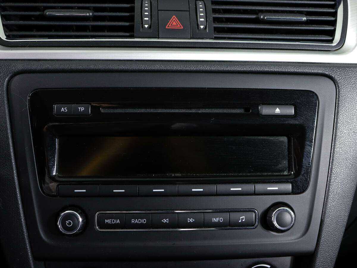 Б/У Шкода Рапид 2014 года. Фото: #18