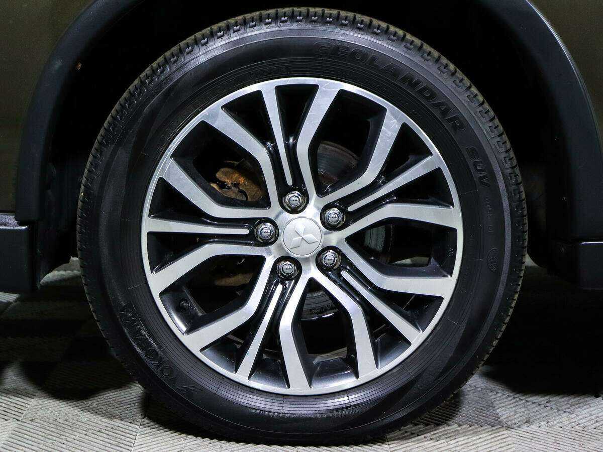 Mitsubishi Outlander 2018 года с пробегом. Фото: #21