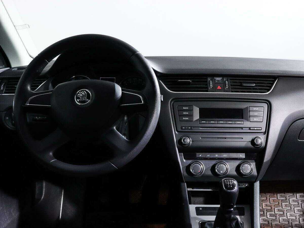 Б/У Шкода Октавия 2013 года. Фото: #8