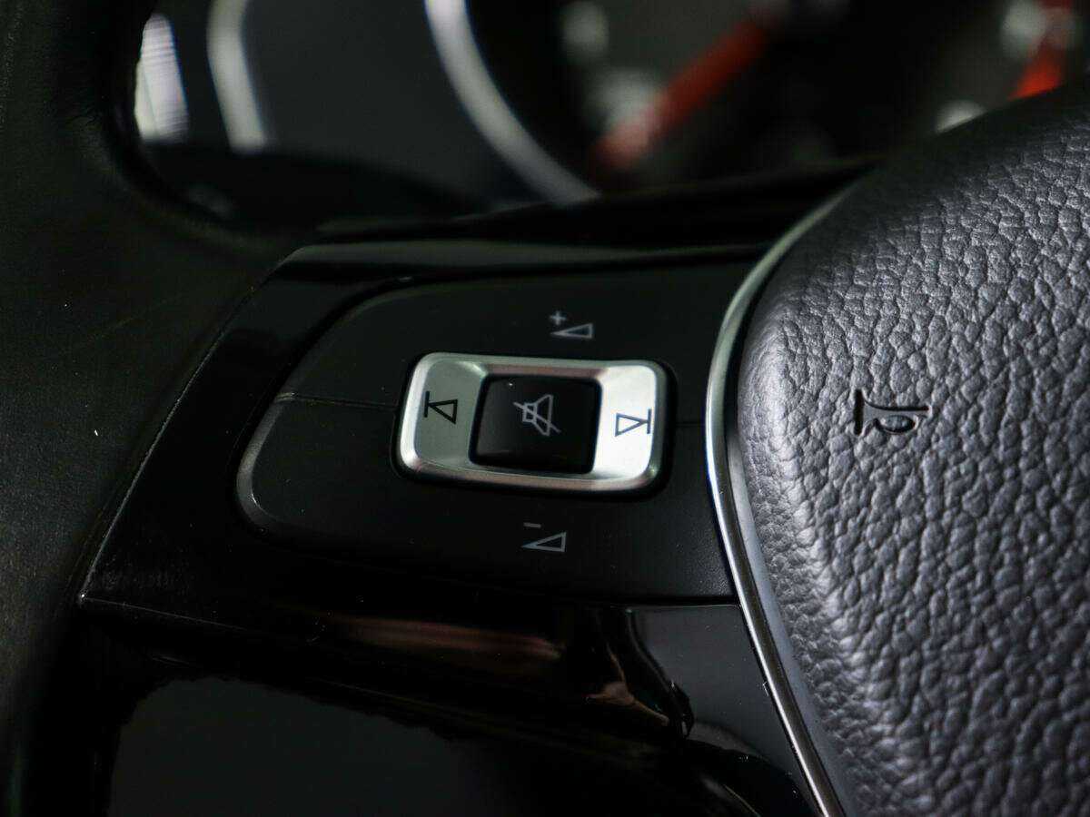 Б/У Фольксваген Пассат 2015 года. Фото: #17