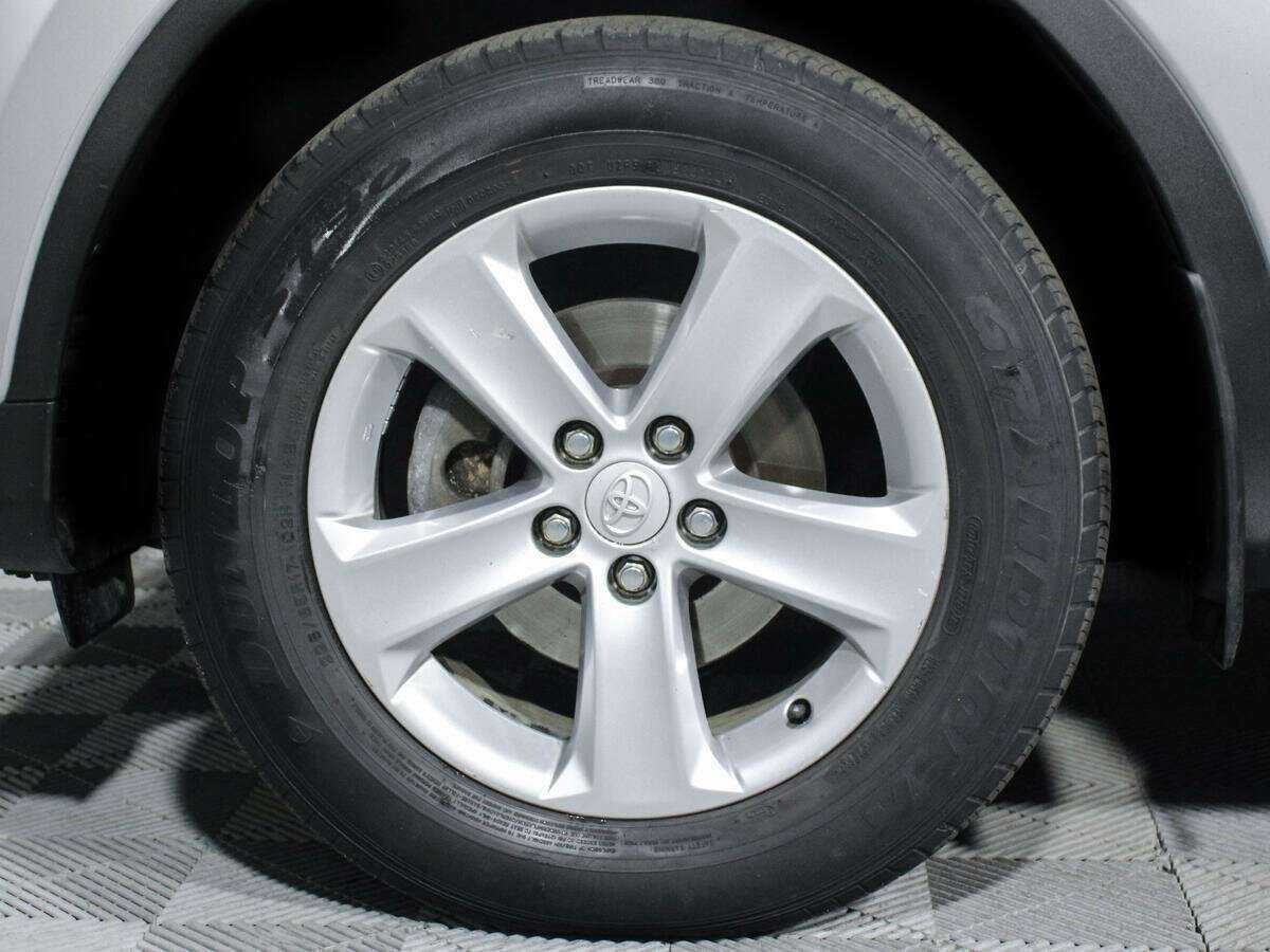 Б/У Тойота Рав4 2014 года. Фото: #18