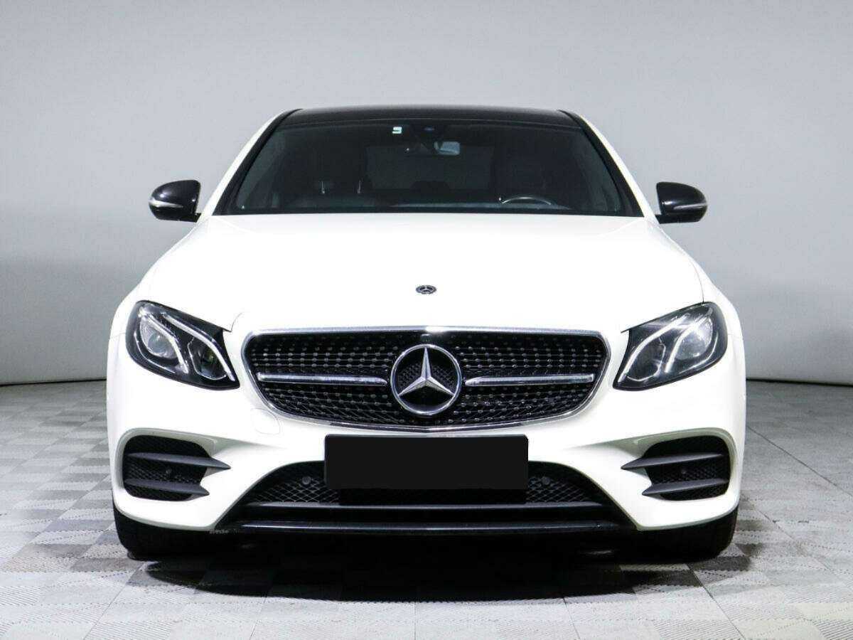 Mercedes-Benz E-Класс 2017 года с пробегом. Фото: #1