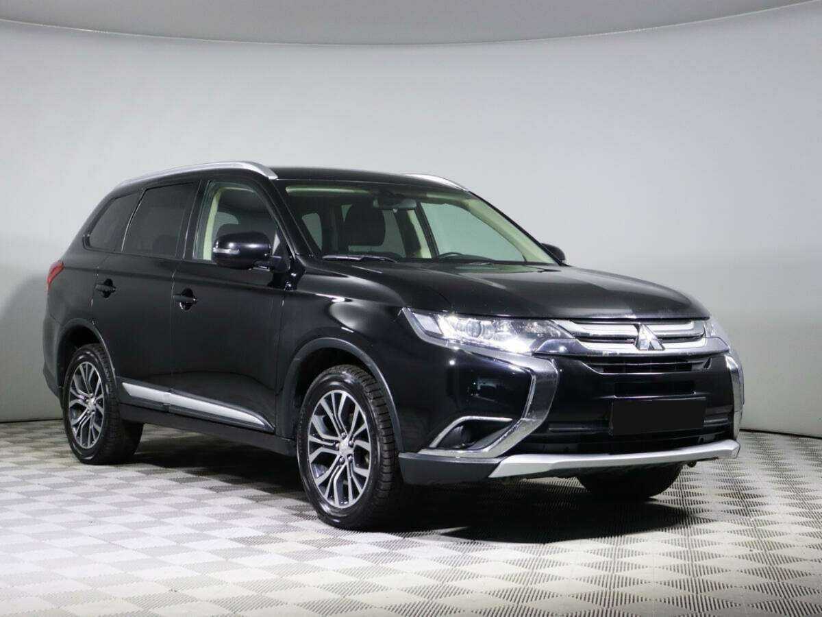 Mitsubishi Outlander 2018 года с пробегом. Фото: #2