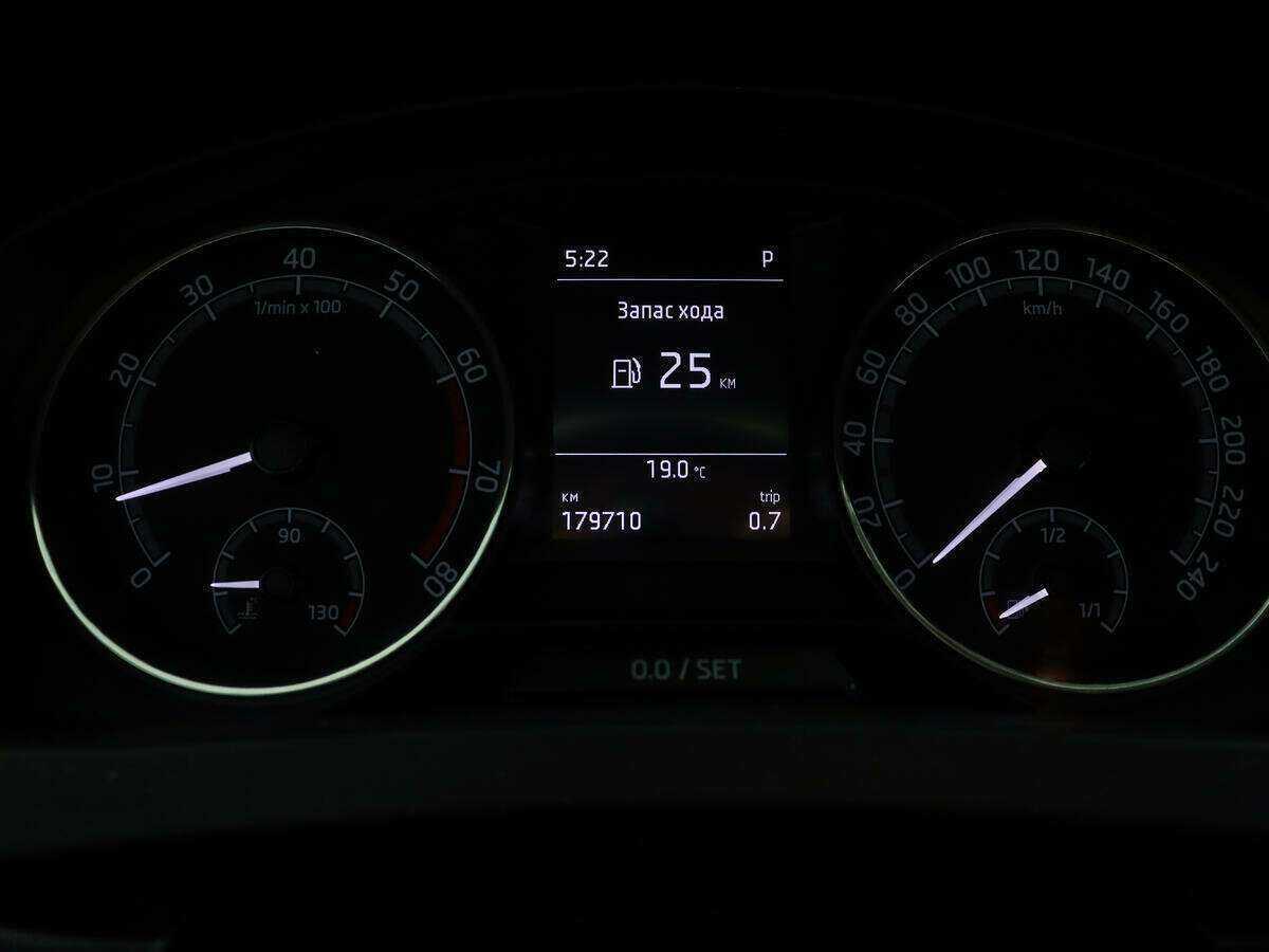 Б/У Шкода Рапид 2017 года. Фото: #8