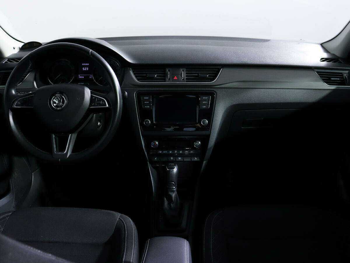 Б/У Шкода Рапид 2017 года. Фото: #9