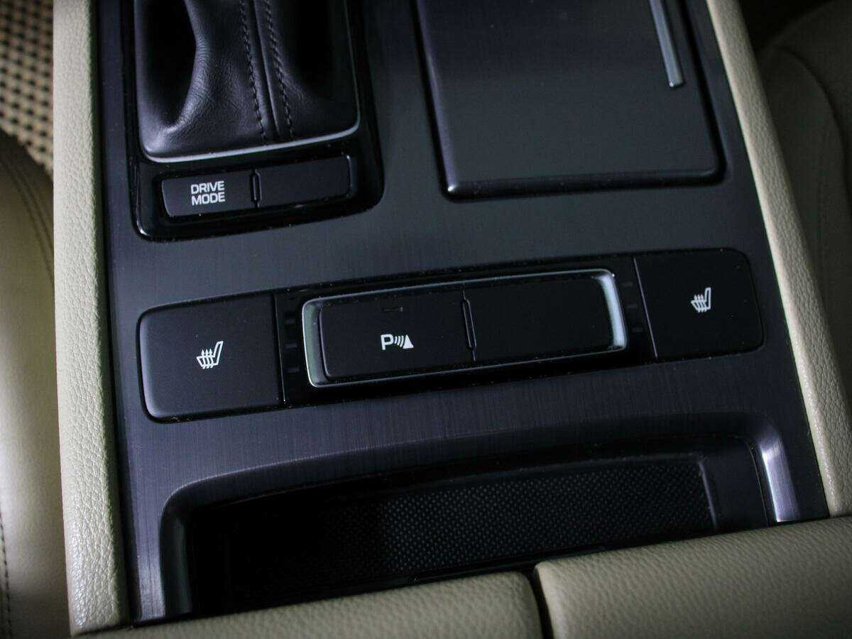 Hyundai Genesis 2015 года с пробегом. Фото: #18