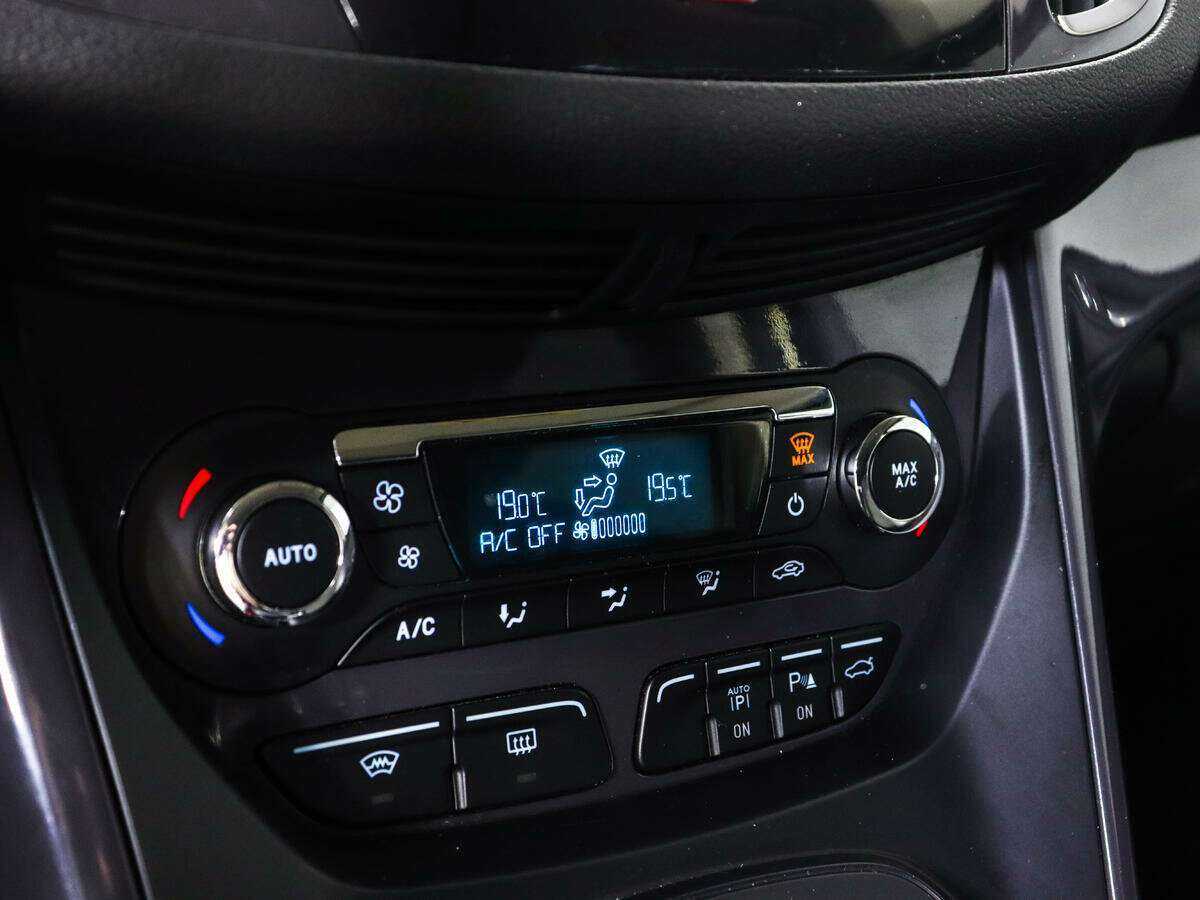 Б/У Форд Куга 2015 года. Фото: #18