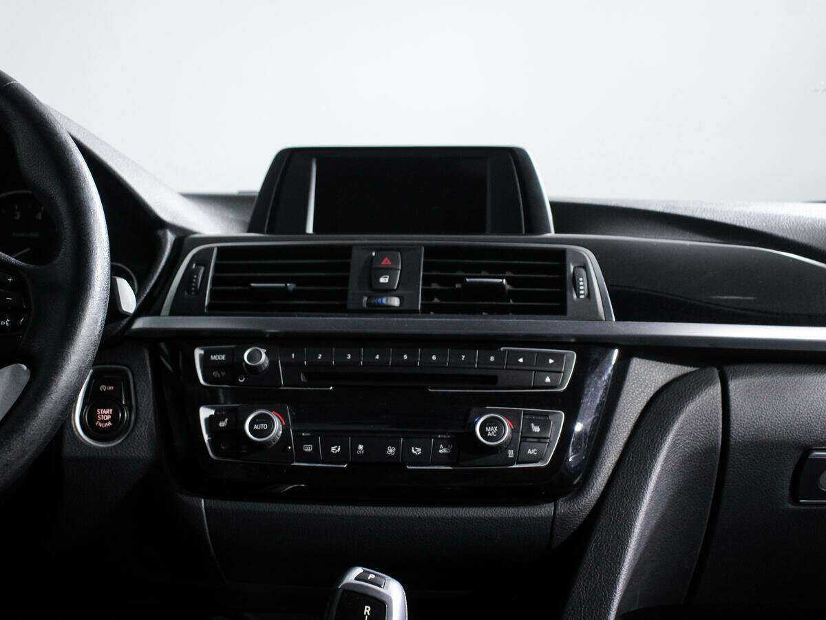 BMW 3 серии 2017 года с пробегом. Фото: #11