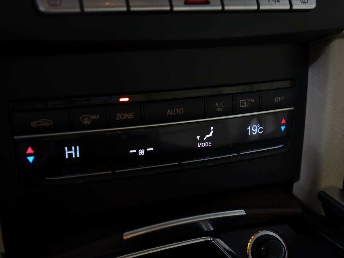 Mercedes-Benz E-Класс 2015 года с пробегом. Фото: #15