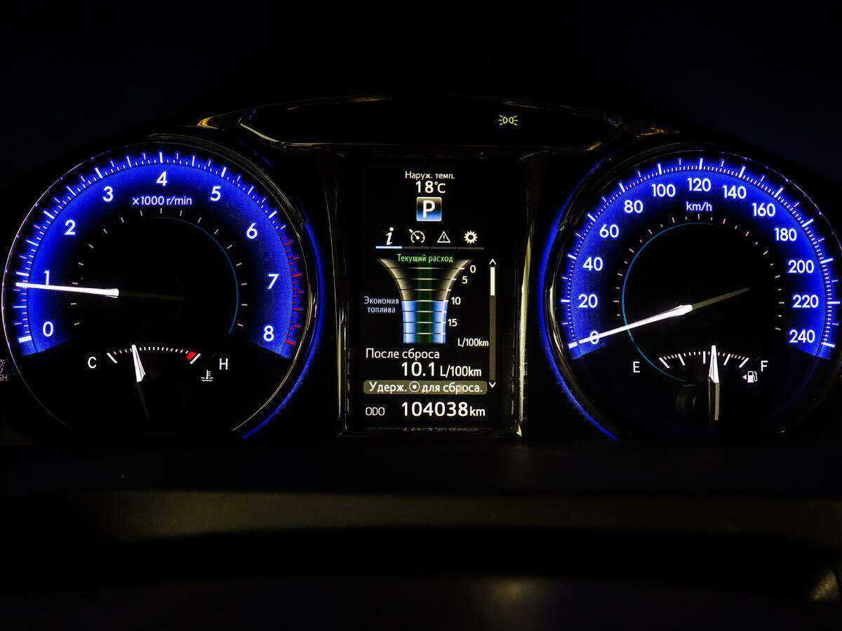 Б/У Тойота Камри 2016 года. Фото: #7