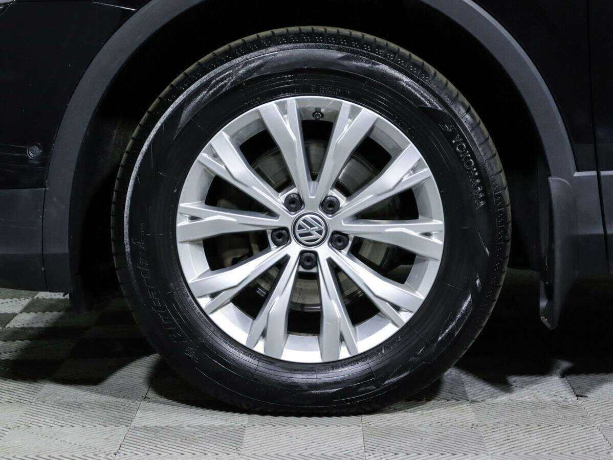 Б/У Фольксваген Тигуан 2018 года. Фото: #12