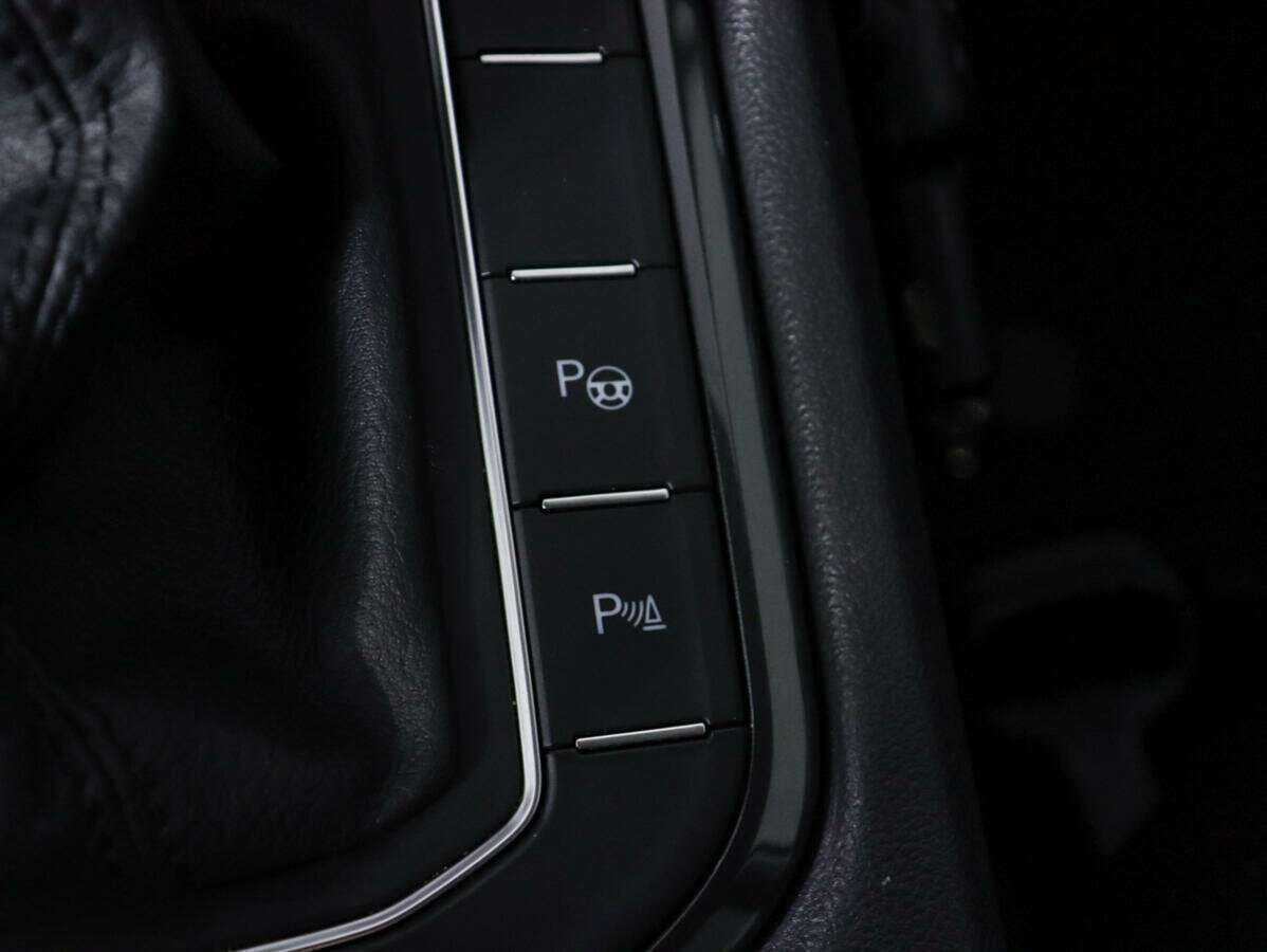 Б/У Фольксваген Тигуан 2018 года. Фото: #13