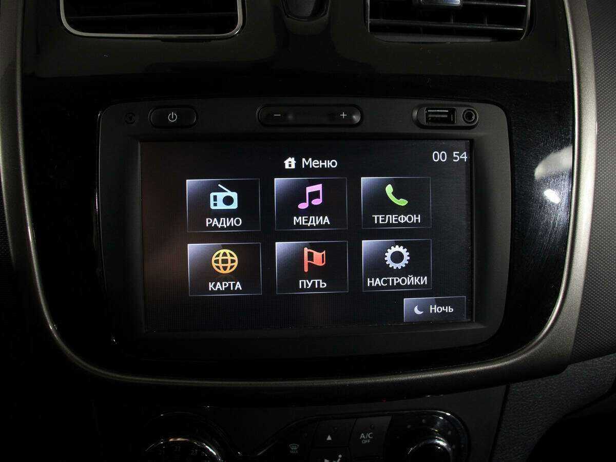 Б/У Рено Сандеро 2015 года. Фото: #16