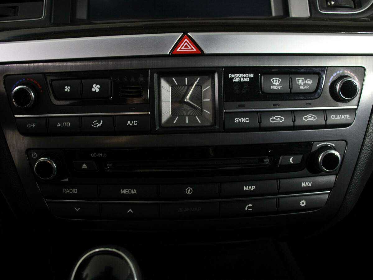 Hyundai Genesis 2014 года с пробегом. Фото: #22