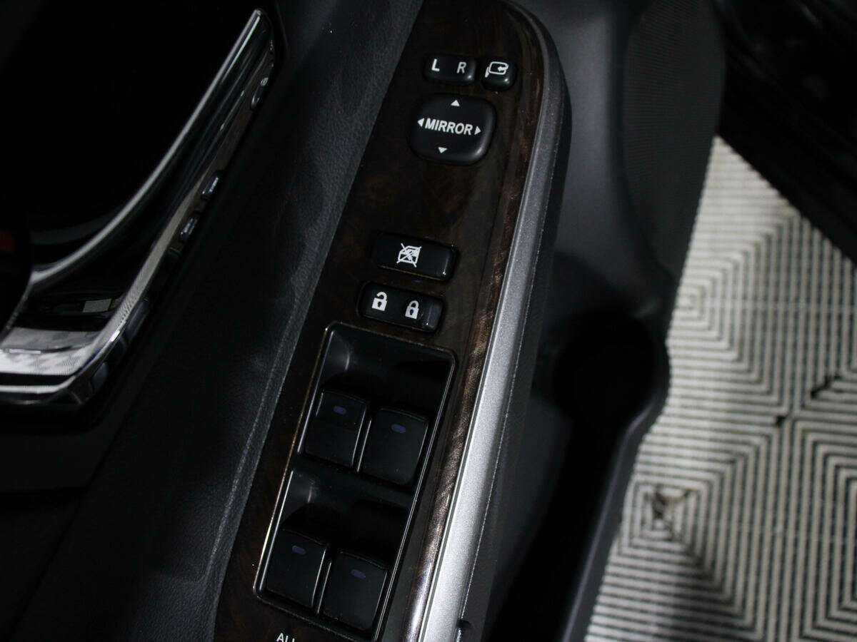 Б/У Тойота Камри 2018 года. Фото: #17