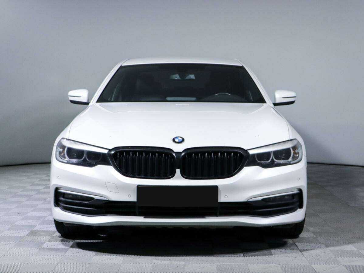 BMW 5 серии 2018 года с пробегом. Фото: #1
