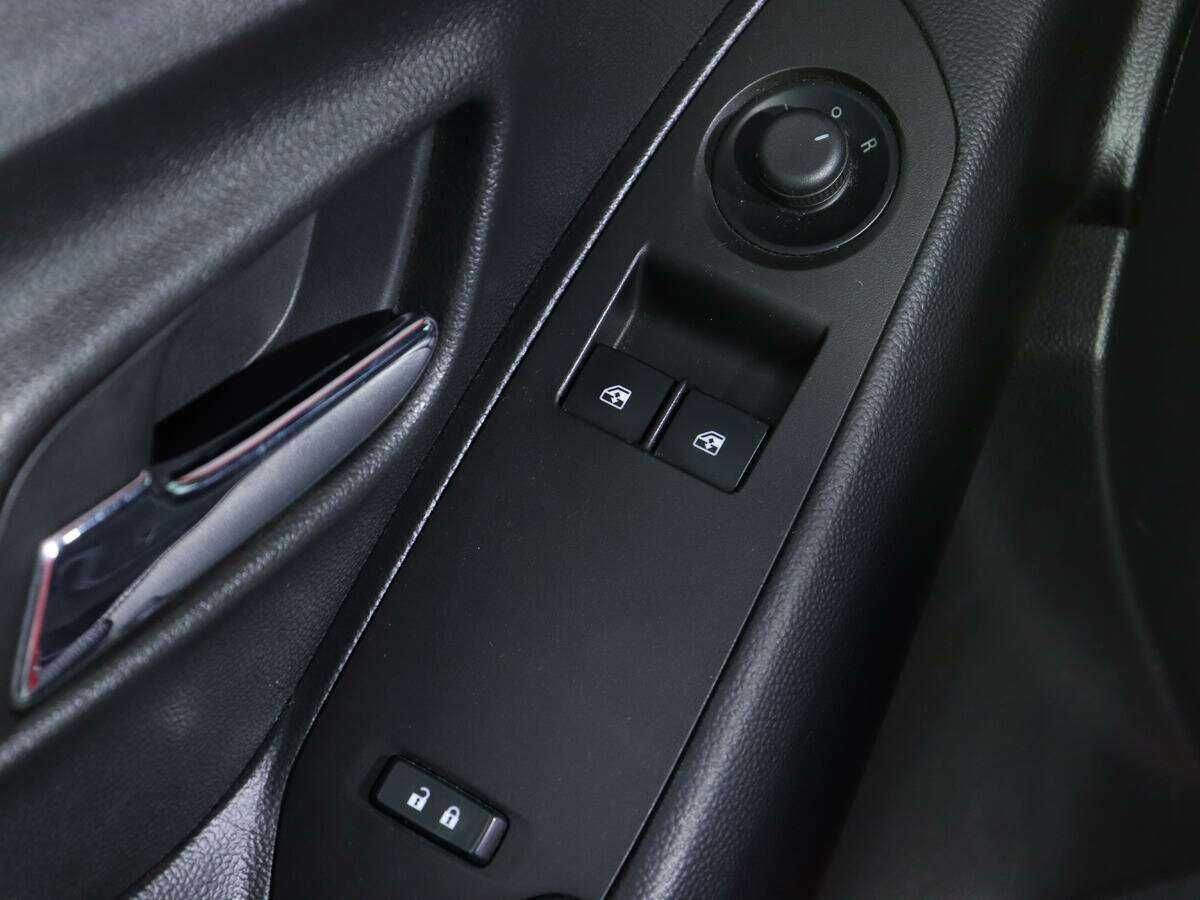 Б/У Шевроле Трэкер 2015 года. Фото: #13