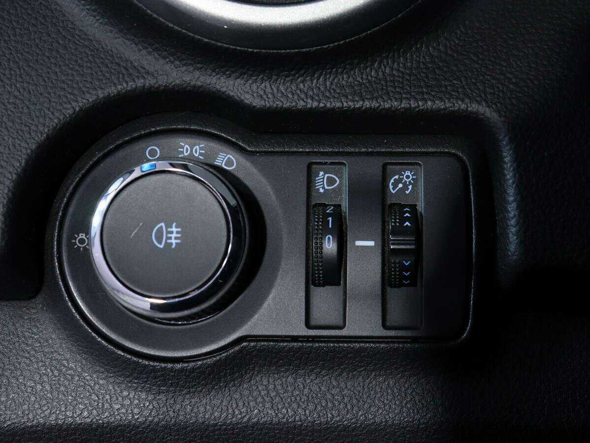 Б/У Шевроле Трэкер 2015 года. Фото: #14