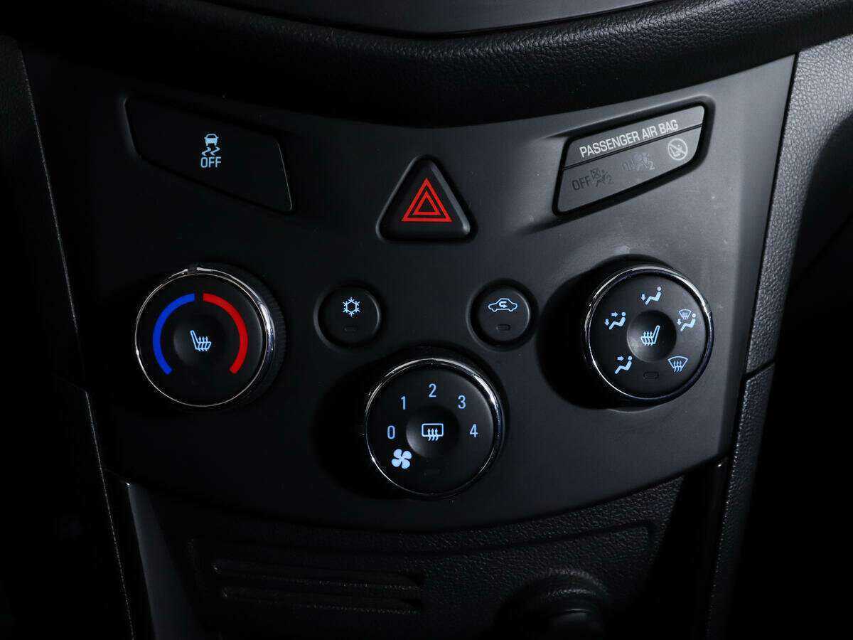 Б/У Шевроле Трэкер 2015 года. Фото: #15