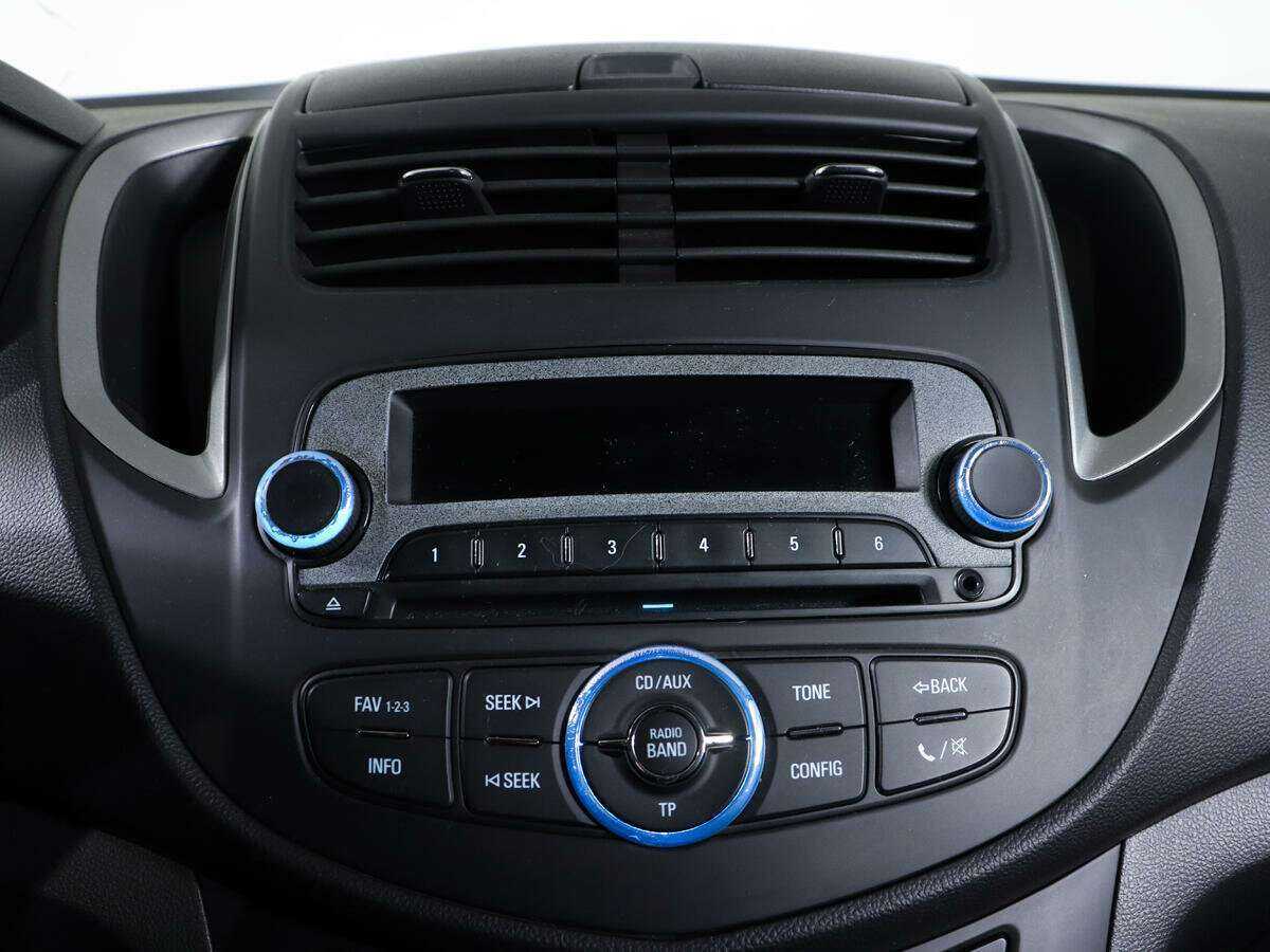 Б/У Шевроле Трэкер 2015 года. Фото: #16