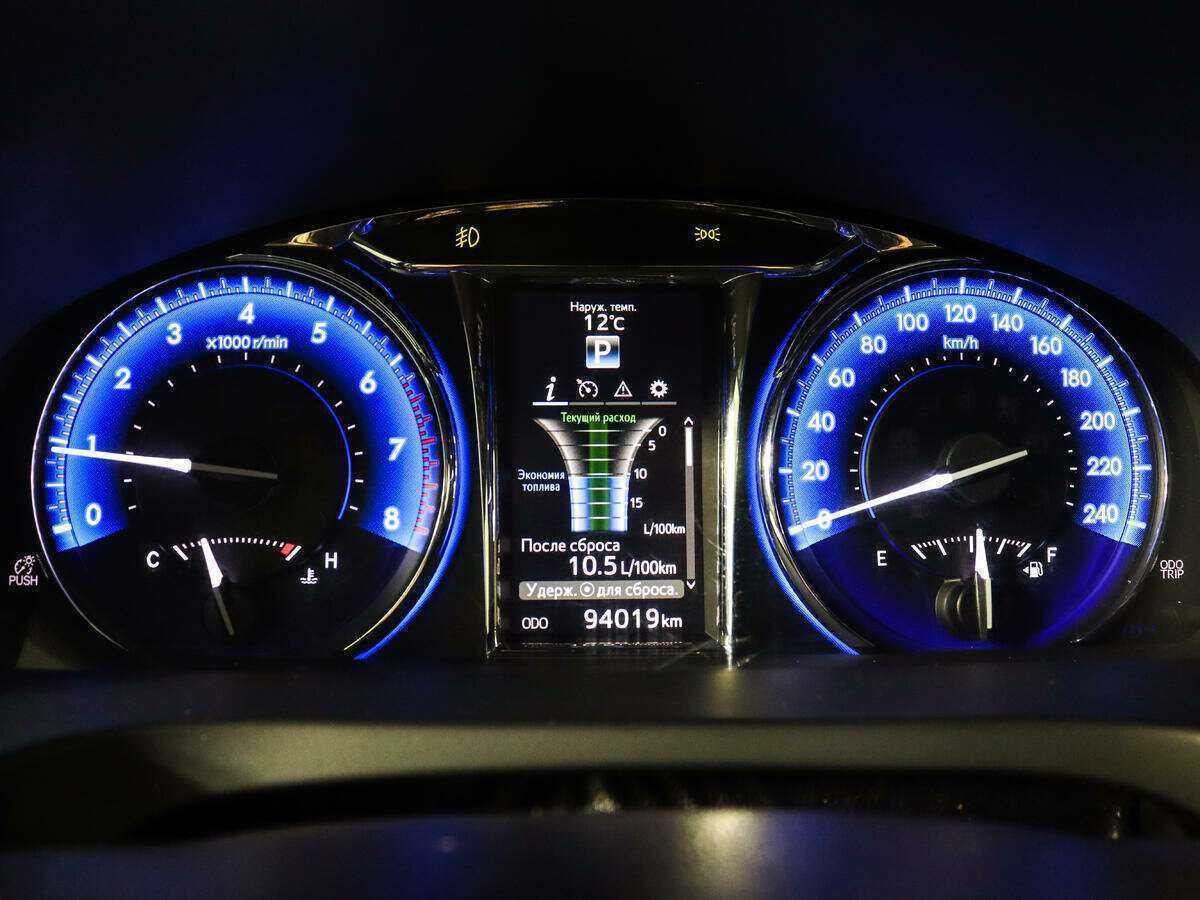 Б/У Тойота Камри 2017 года. Фото: #10