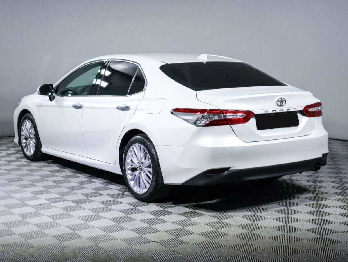 Toyota Camry 2018 года с пробегом. Фото: #4